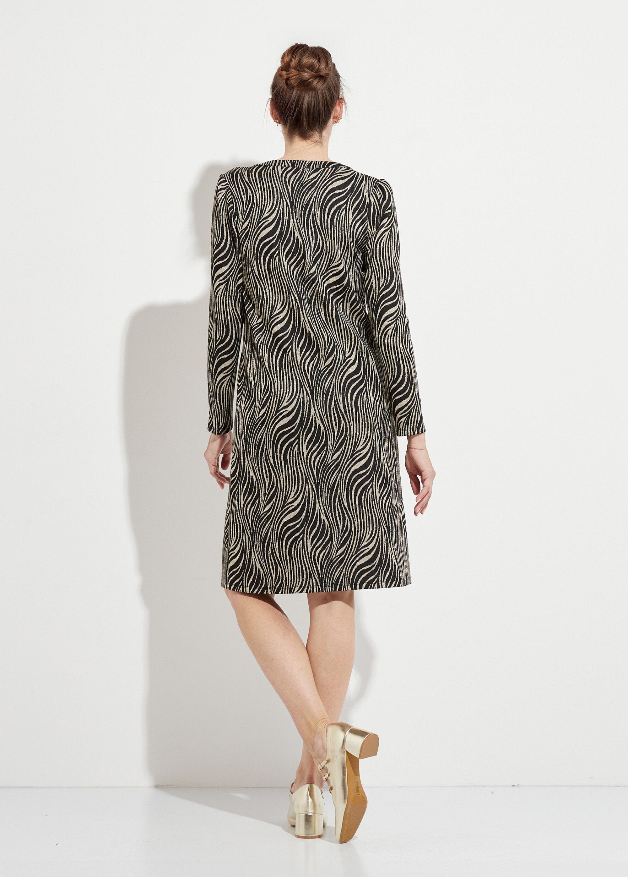 Robe_ample_courte_jacquard_zébré_Noir_et_blanc_DO1_slim