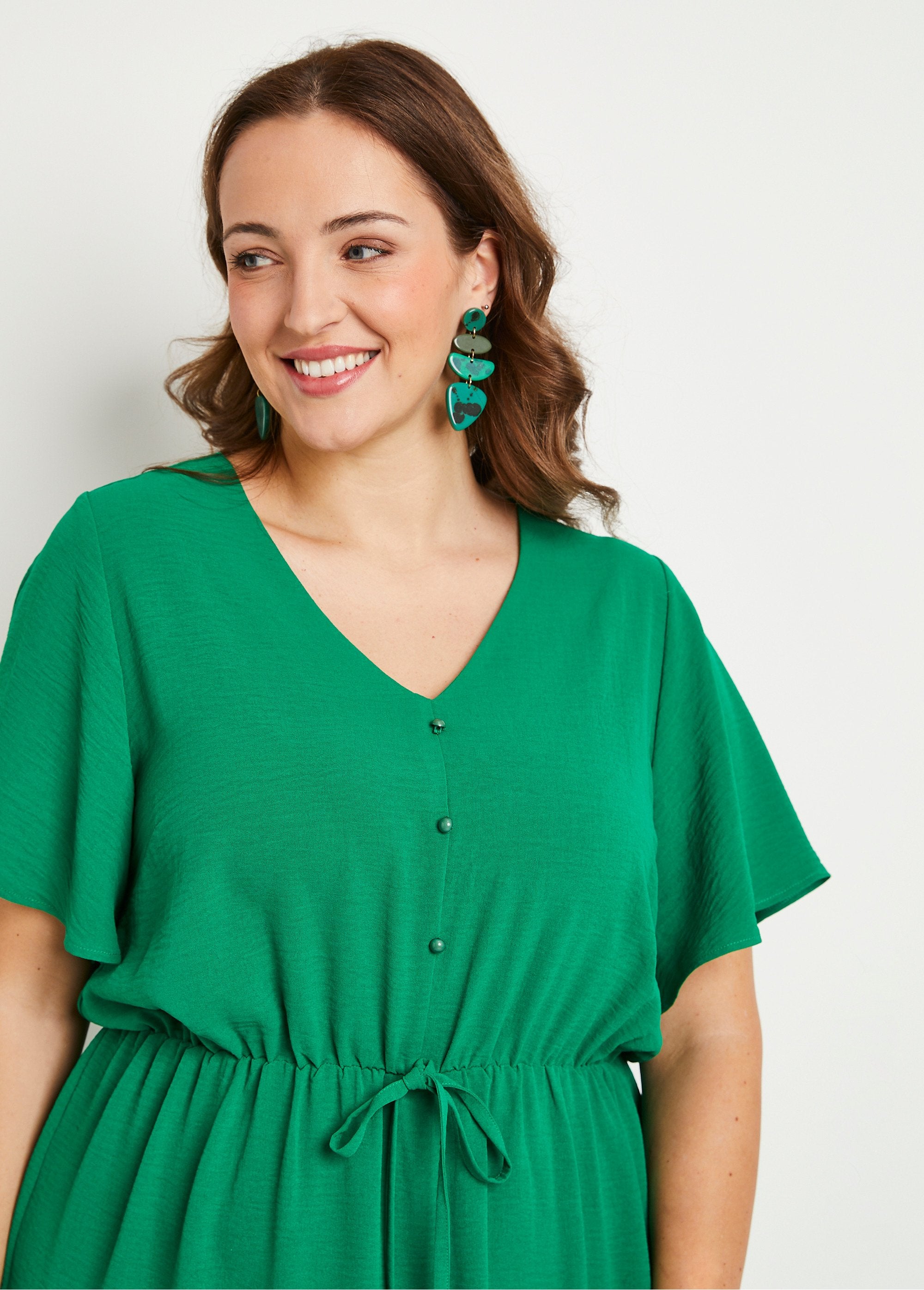 Short_plain_flared_dress_Green_DE1_curvy