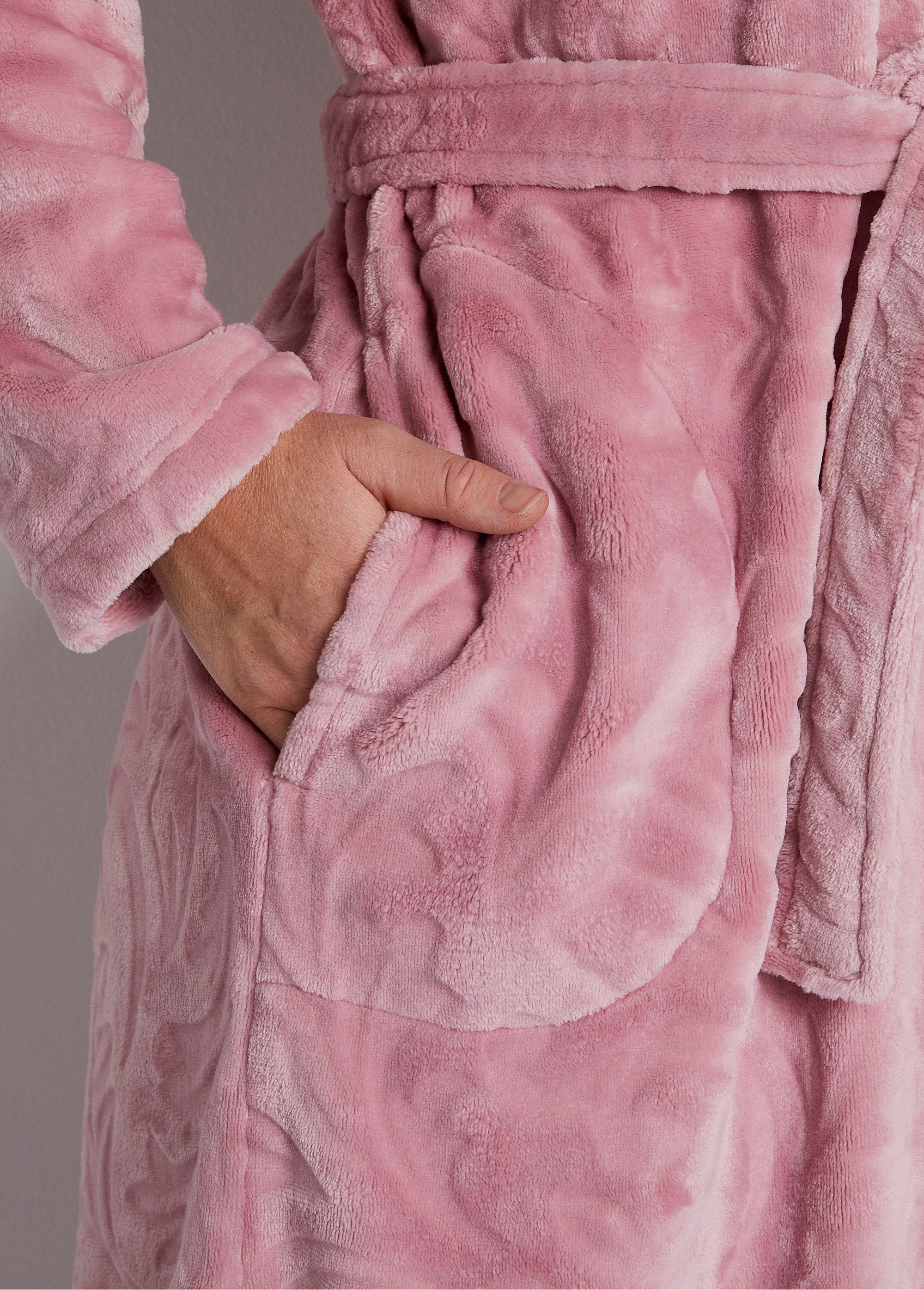 Soft_relief_knit_dressing_gown_Rose_the_DE2_curvy