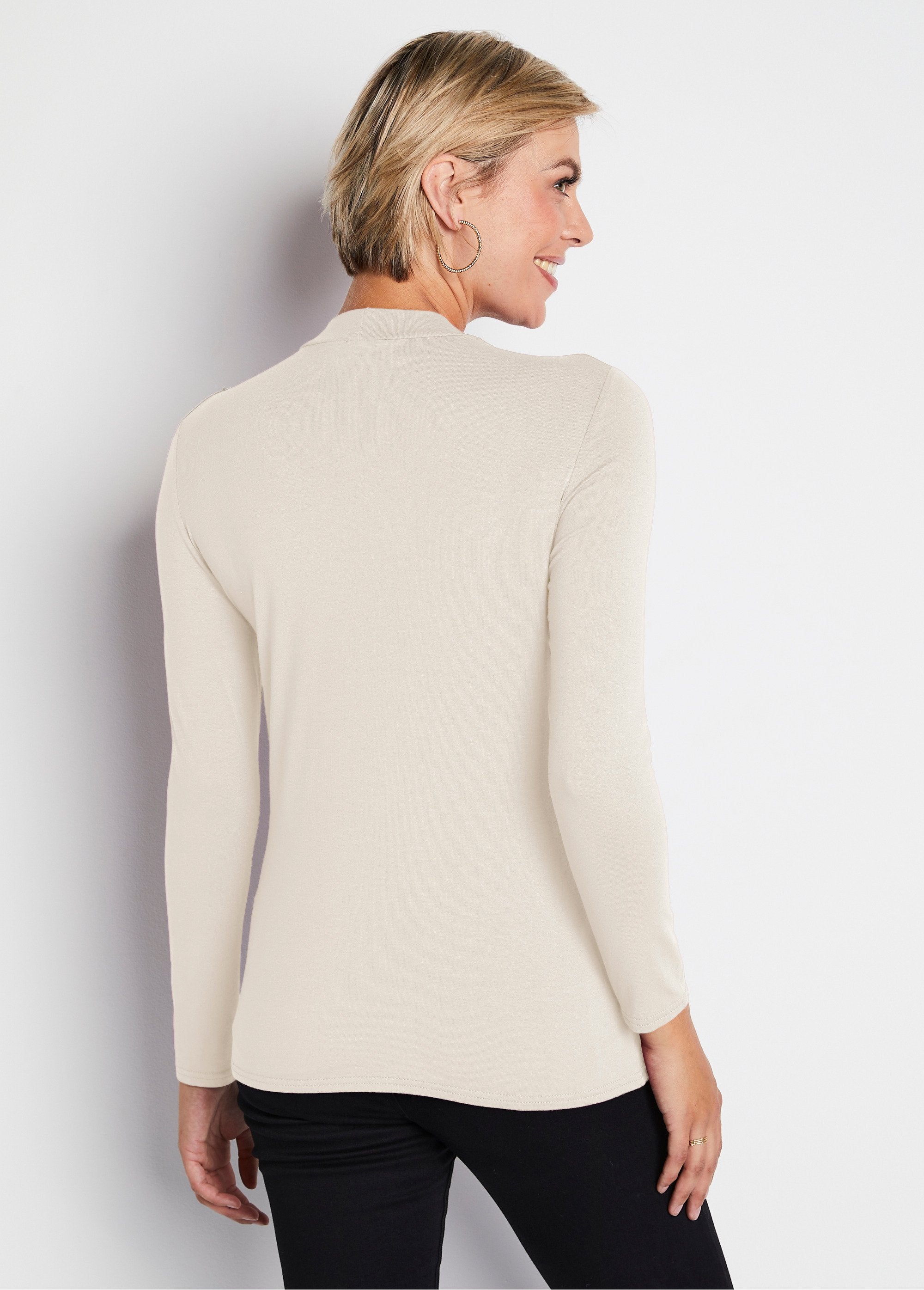 High-neck_stretch_undershirt_Plain_ecru_DO1_slim