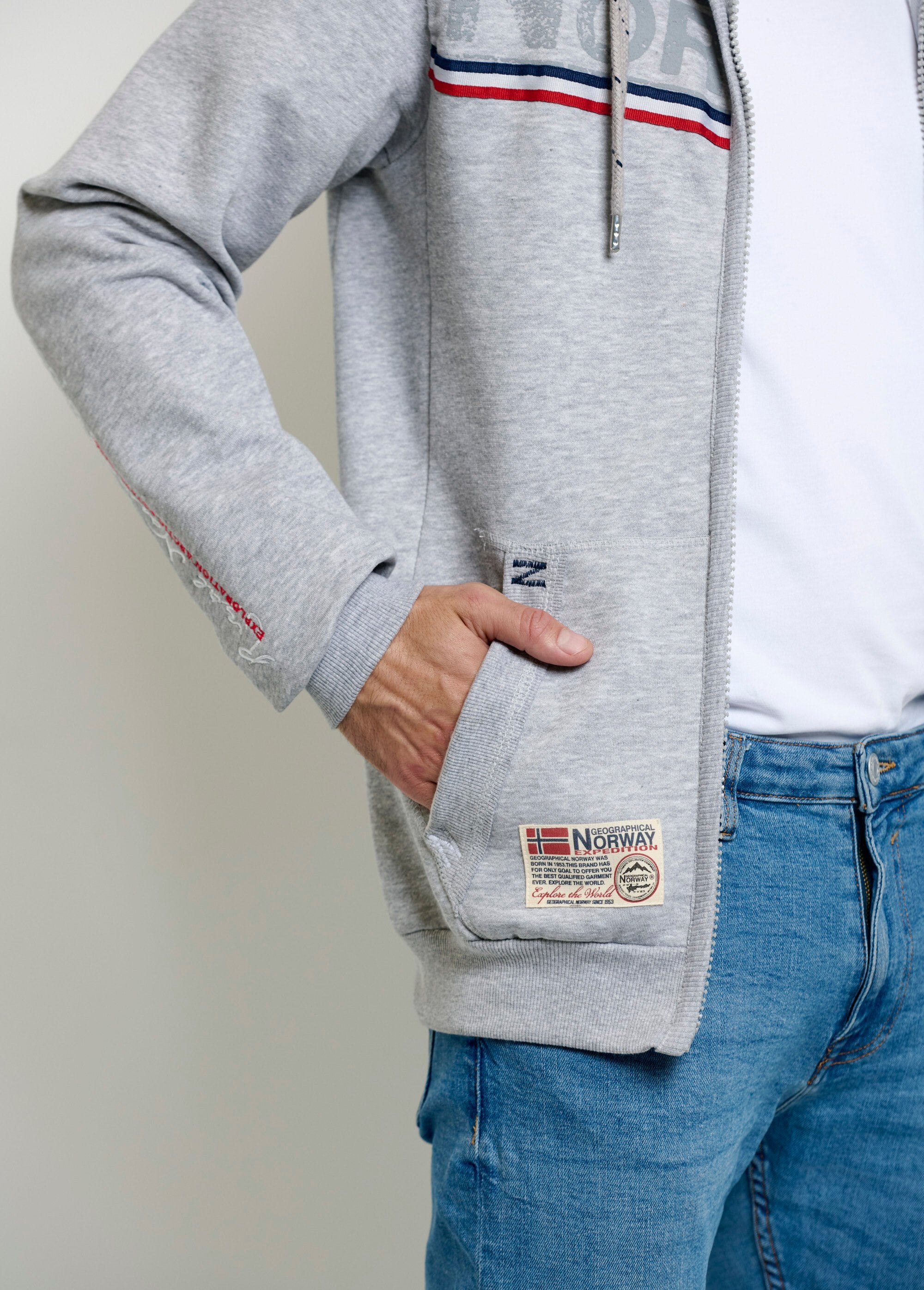 Men's_hoodie_with_inscriptions_Gray_DE2_slim