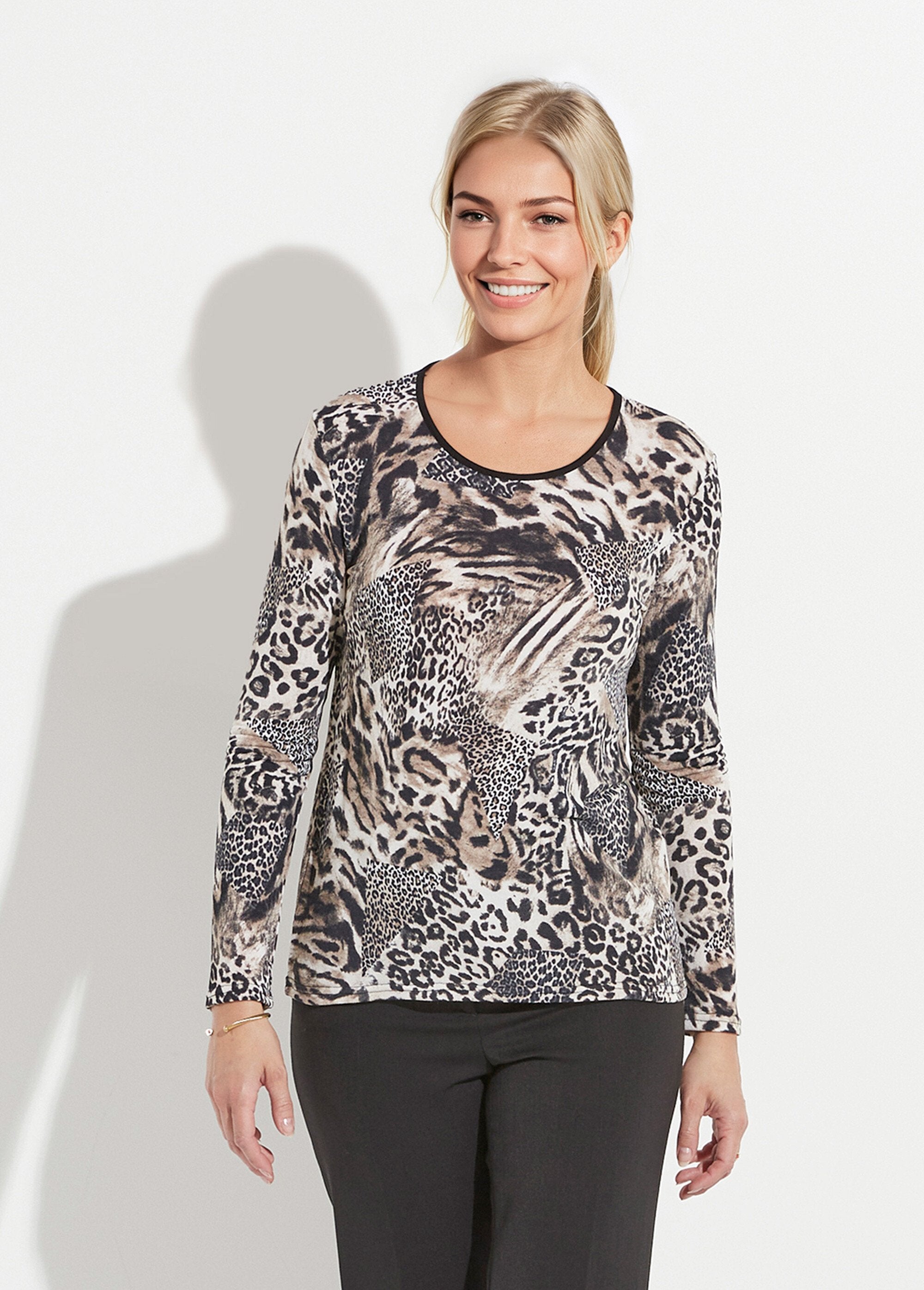 Animal_skin_patchwork_print_crew_neck_t-shirt_Beige_and_black_FA1_slim