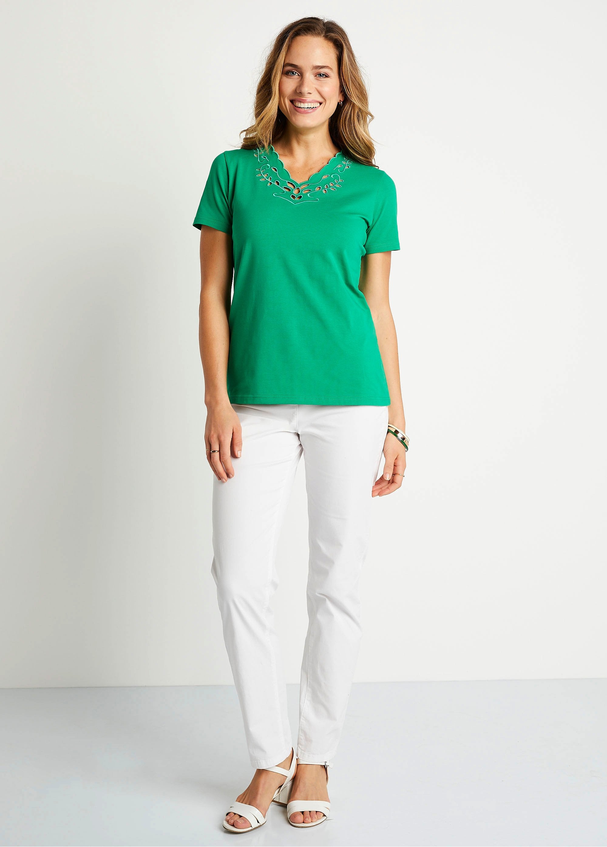 Embroidered_openwork_V-neck_T-shirt_Green_SF1_slim