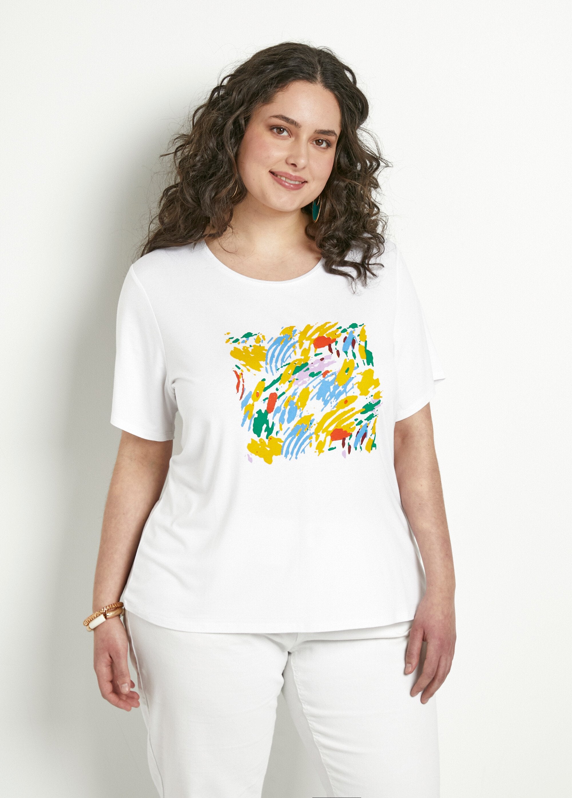 White_short_sleeve_patterned_t-shirt_White_background_FA1_curvy