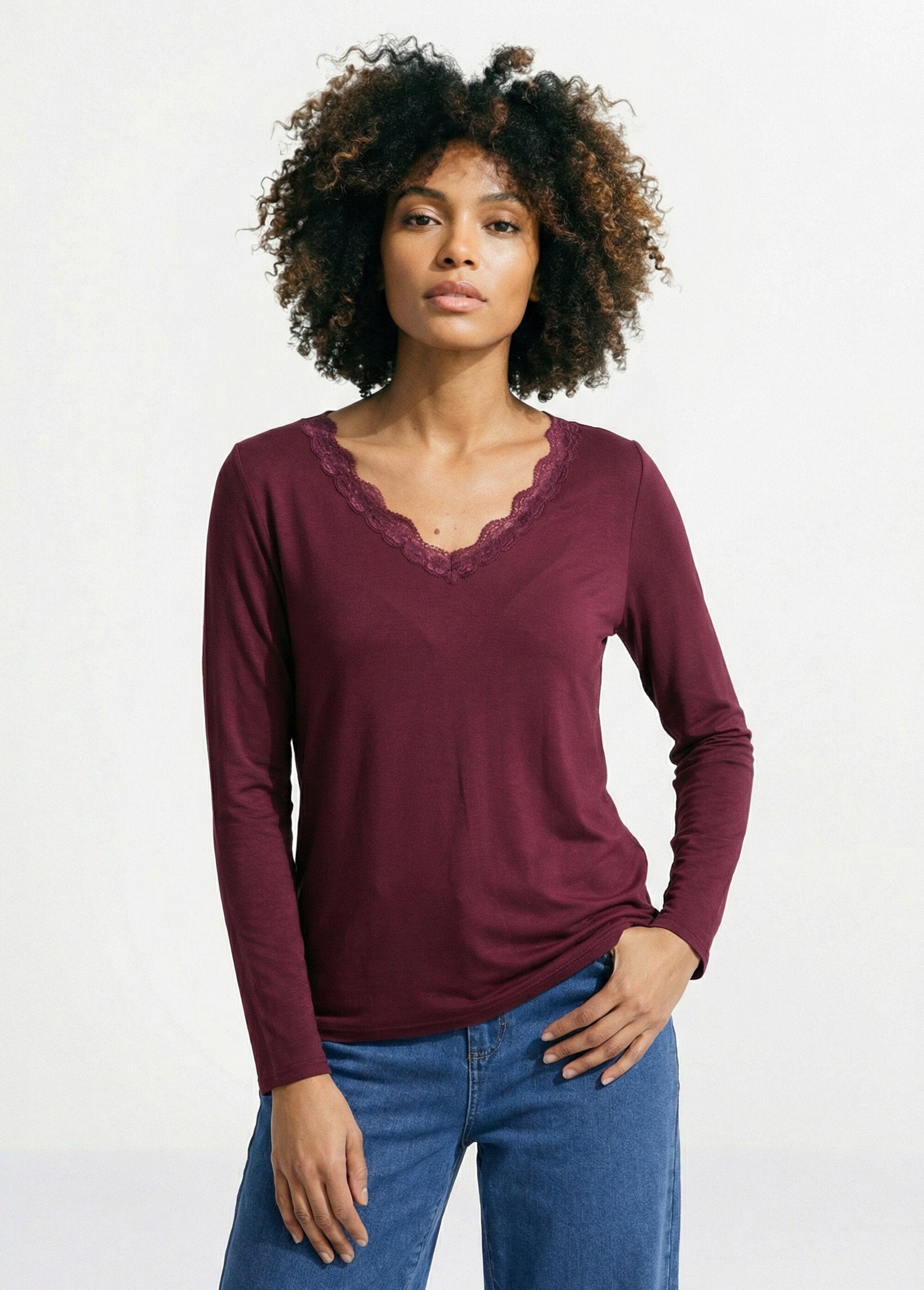Short_lace_V-neck_long-sleeved_t-shirt_Plum_FA1_slim