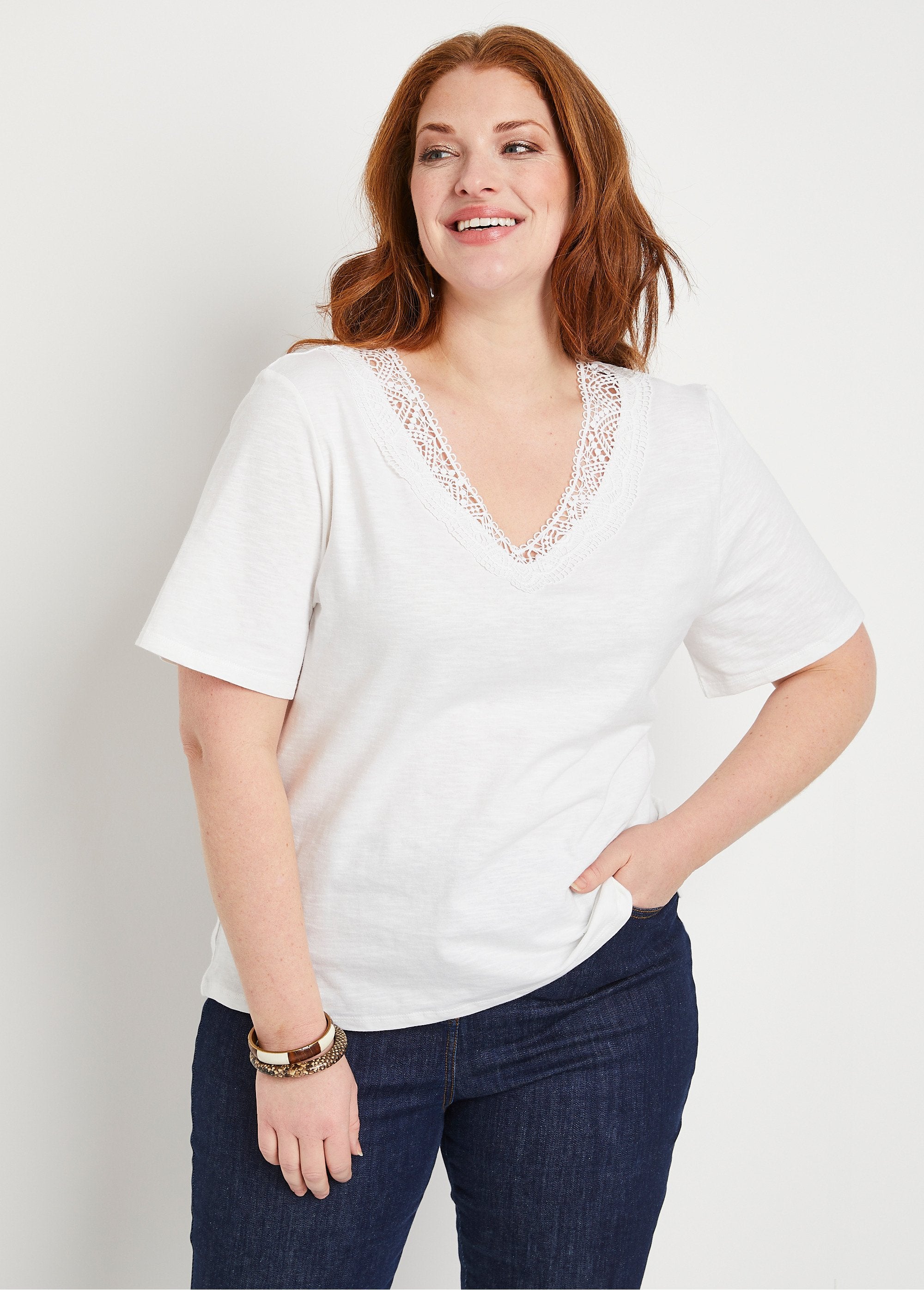 Short-sleeved_cotton_and_macramé_T-shirt_White_FA1_curvy