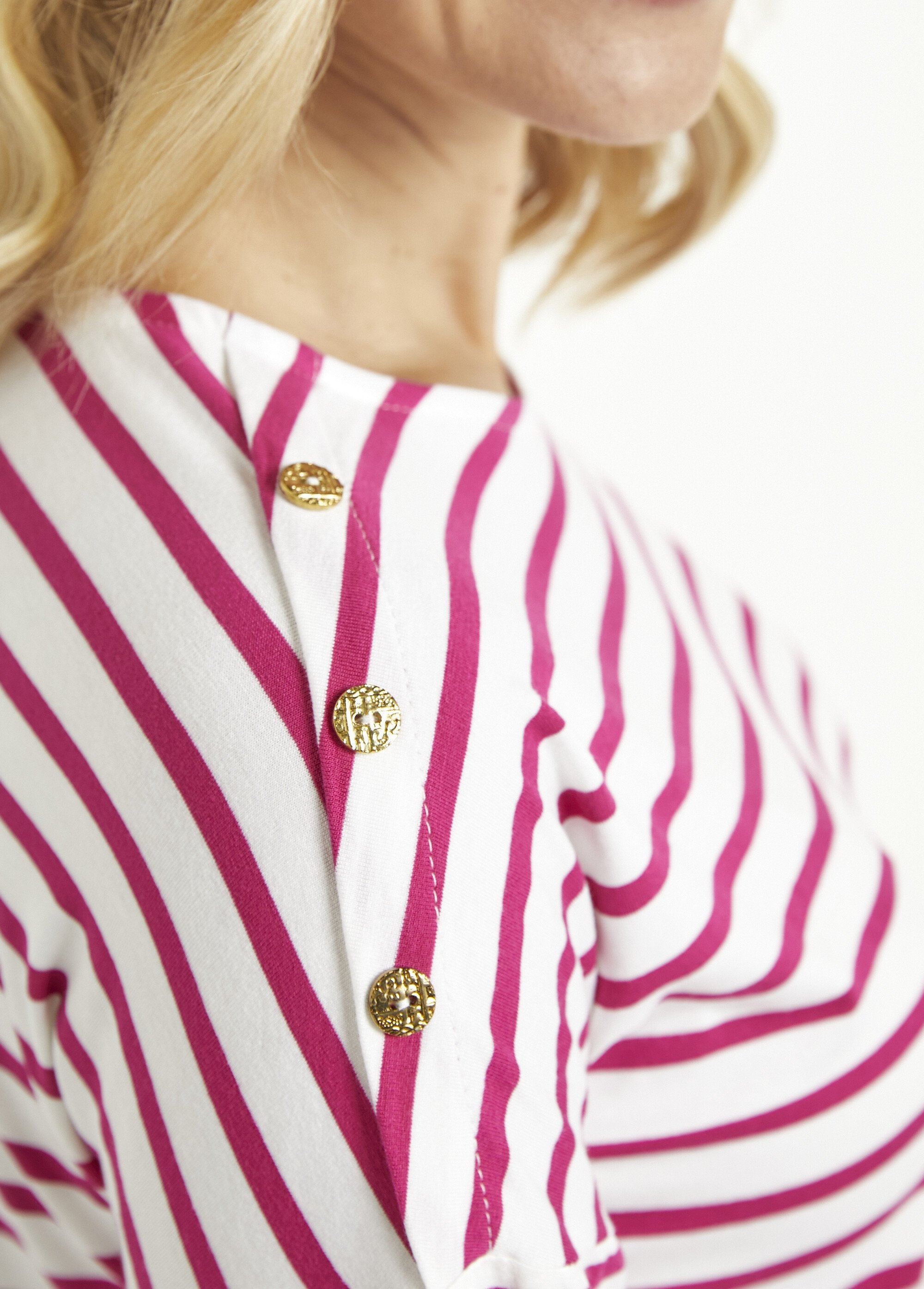 Striped_sailor_t-shirt_with_short_long_sleeves_White_and_fuchsia_DE1_slim