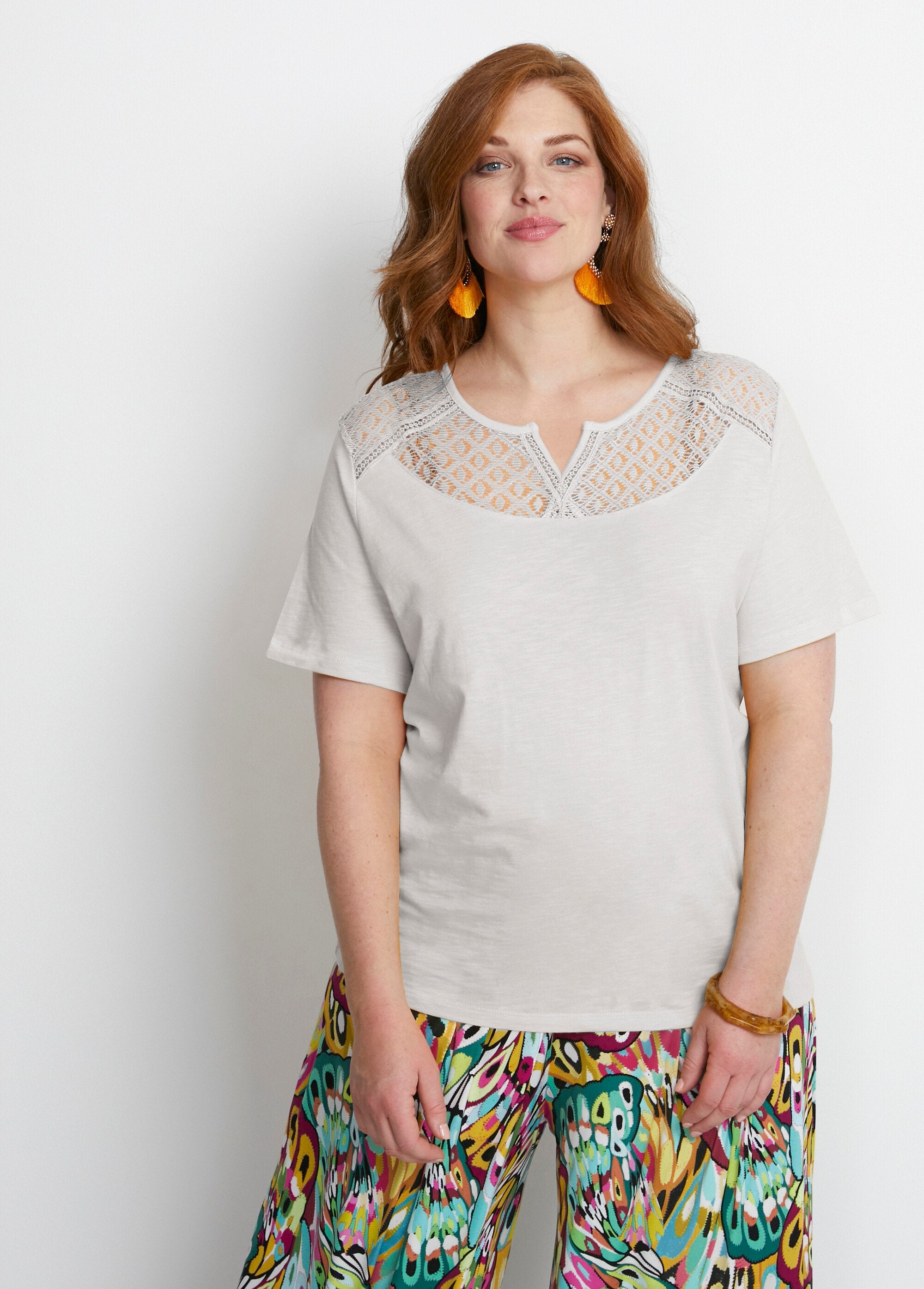 Cotton_slub_knit_lace_T-shirt_White_FA1_curvy