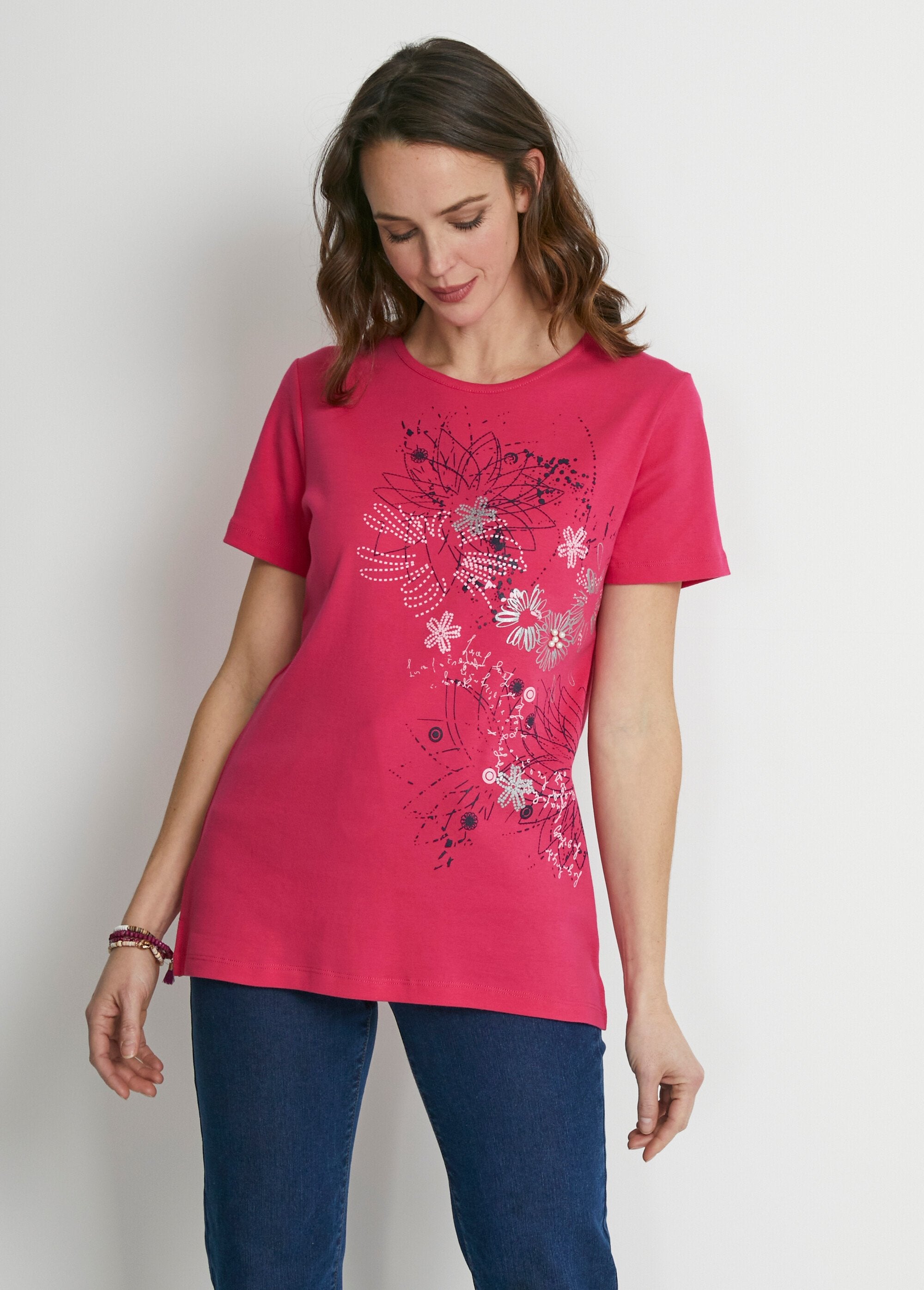 Long_floral_pattern_t-shirt_with_side_slits_Fuchsia_FA1_slim