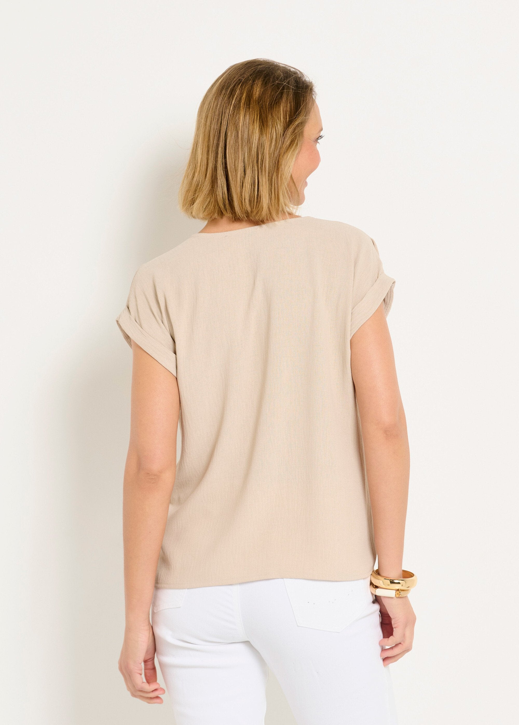 V-neck_tunic_with_kimono_sleeves_and_embossed_look_Beige_DO1_slim