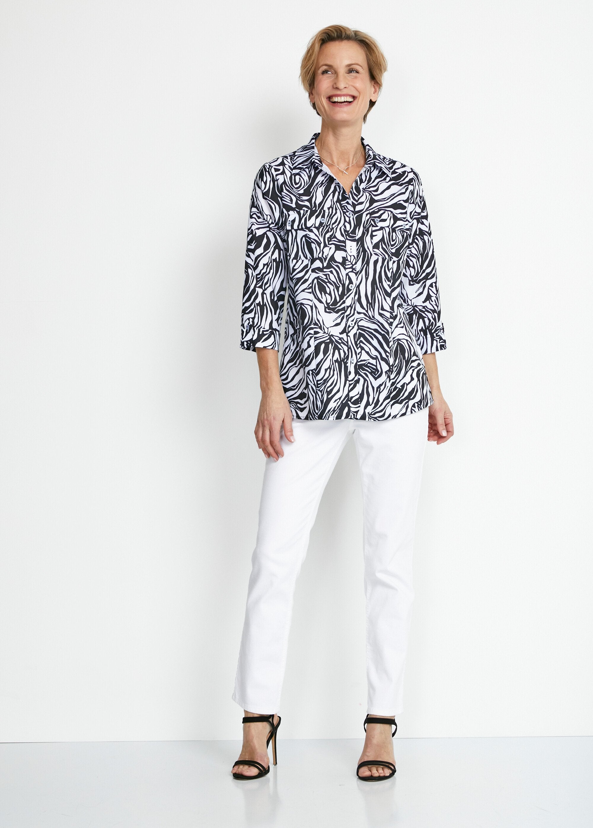 Printed_tunic_with_3/4_sleeves_White_and_Black_SF1_slim