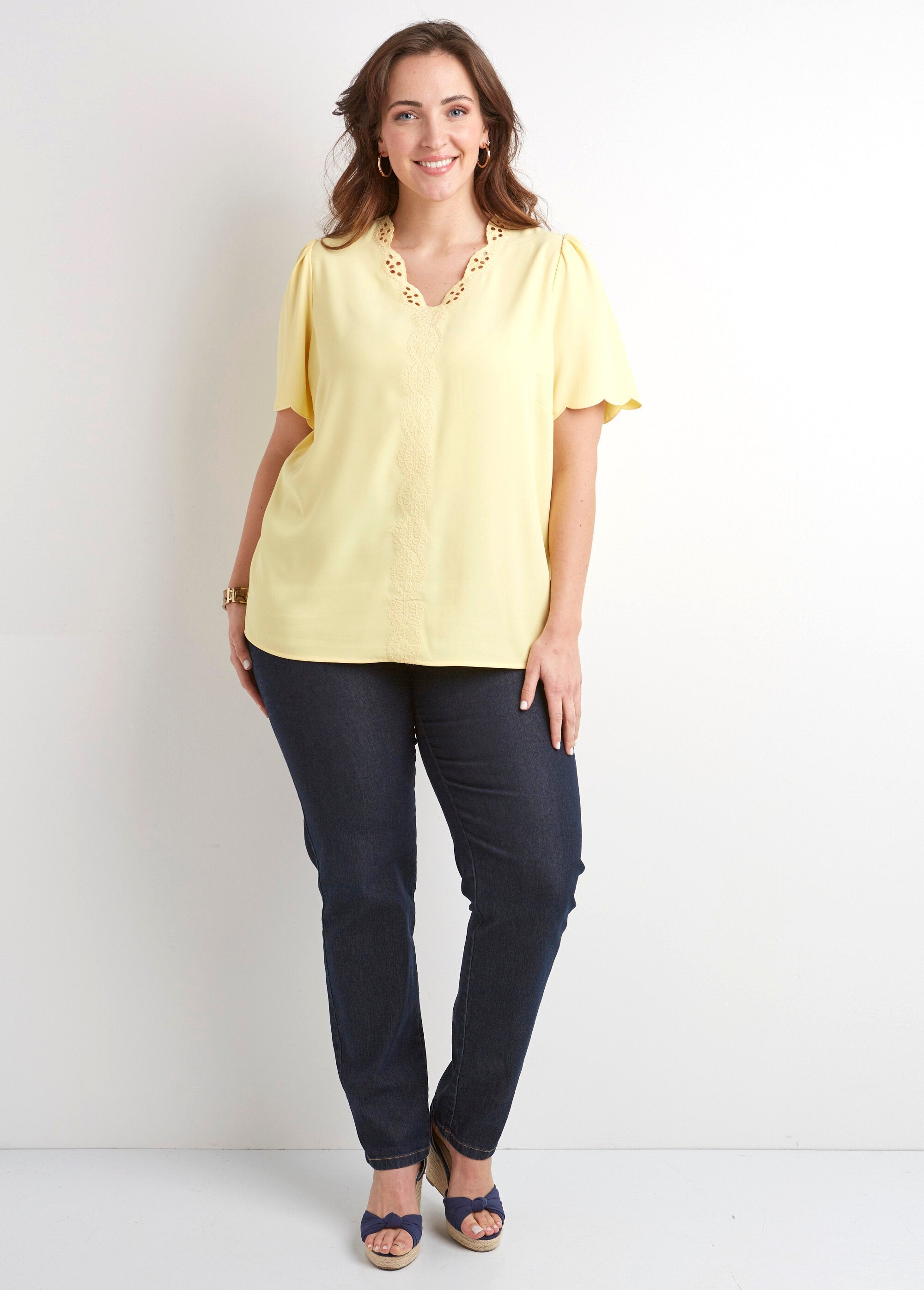 Long_embroidered_tunic_with_short_sleeves_YELLOW_SF1_curvy