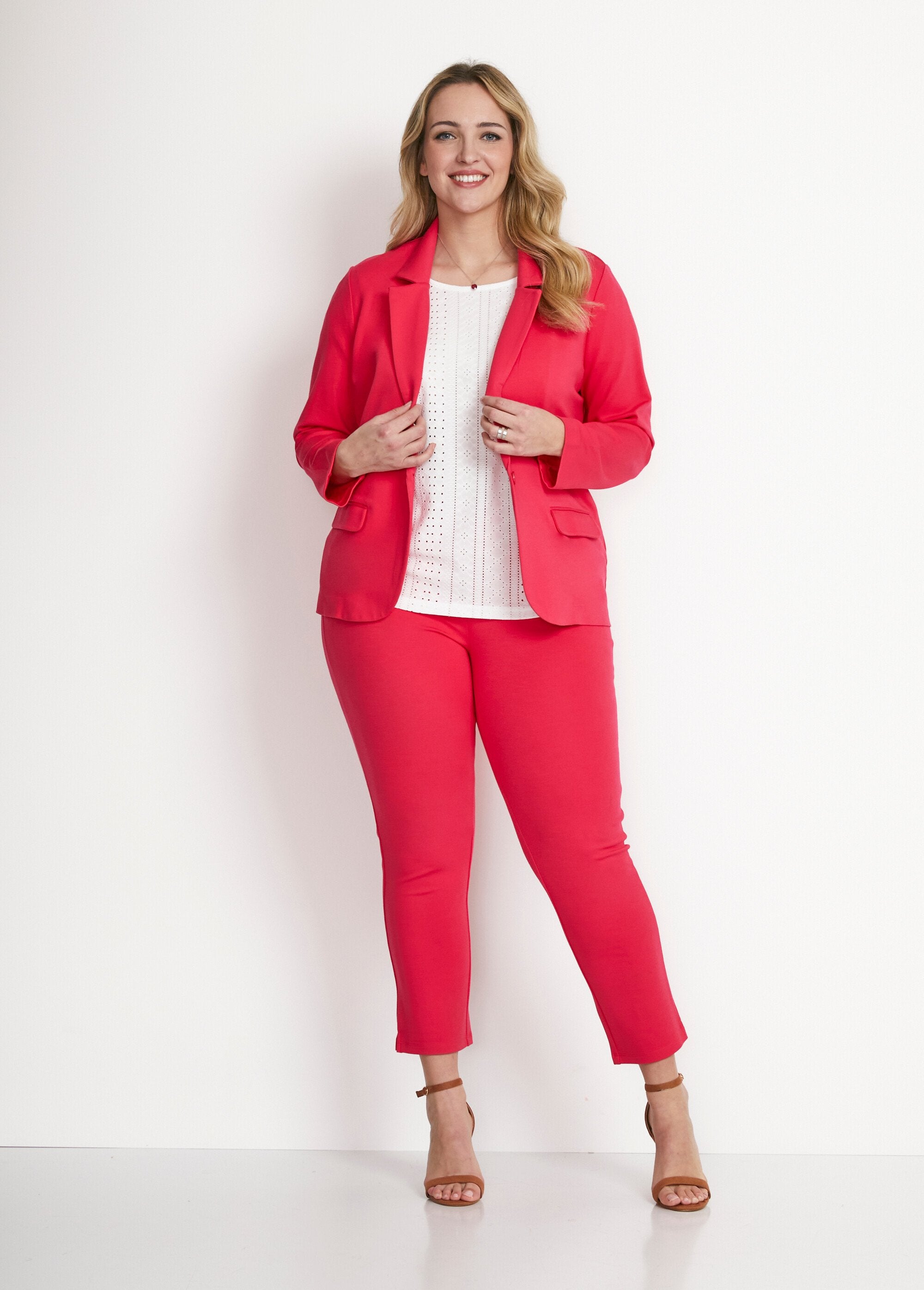 Straight_buttoned_knit_jacket_Pink_SF1_curvy