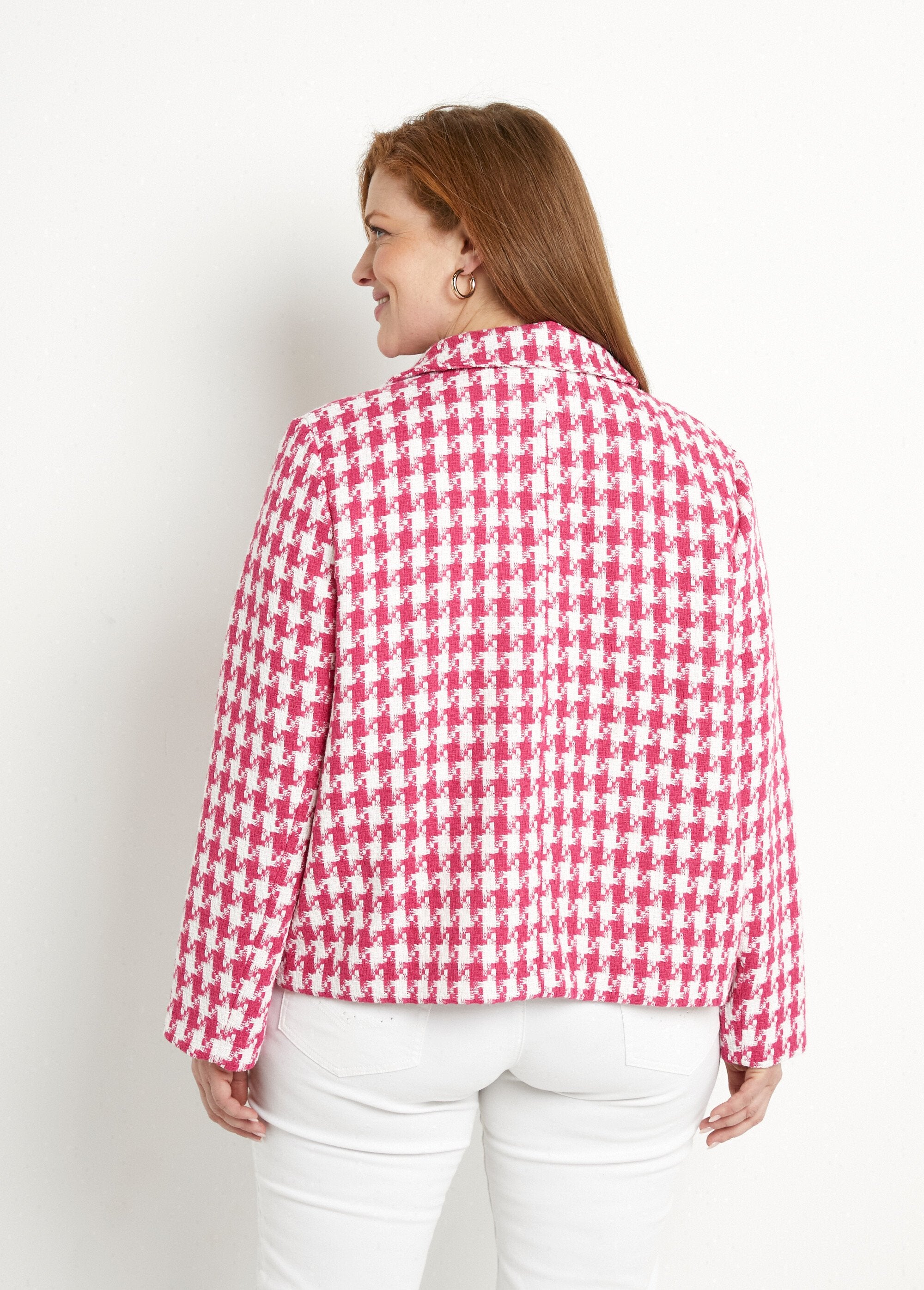 Short_houndstooth_jacket_Pink_and_white_DO1_curvy